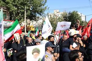 حضور دانشگاهیان علوم پزشکی شیراز در آیین تشییع رهبر شهید انقلاب در مشهد مقدس